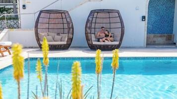 Kolam renang outdoor