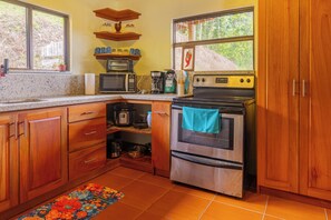 Fridge, microwave, oven, stovetop - Hillside Hideaway #1 (Nuevo Arenal)