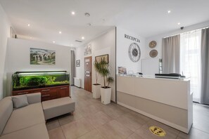 Lobby - Queens Apartments (Kraków)