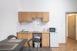 Private kitchen - Queens Apartments (Kraków)