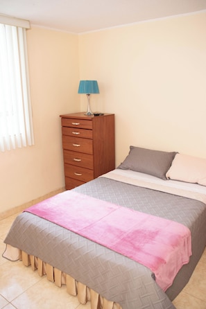 Room - Fully equipped apartment 5 minutes walk from Plaza Mayor and close to Lido Beach. (Lechería (Diego Bautista Urbaneja Municipality))