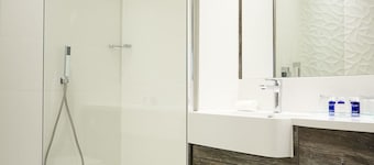 THE Waterfront Hotel SPA Golf