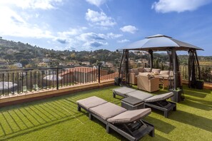 屋外ダイニングエリア