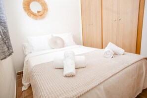5 habitaciones, tabla de planchar con plancha, wifi y ropa de cama 