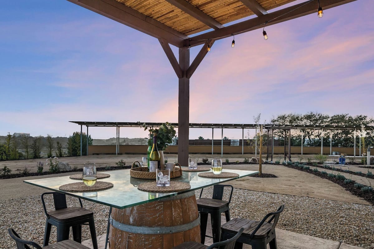 House (3 Bedrooms) | Front of property