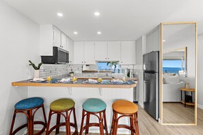 Fridge, microwave, stovetop, dishwasher - New Listing! Ocean Front Gem in Lahaina (Lahaina)