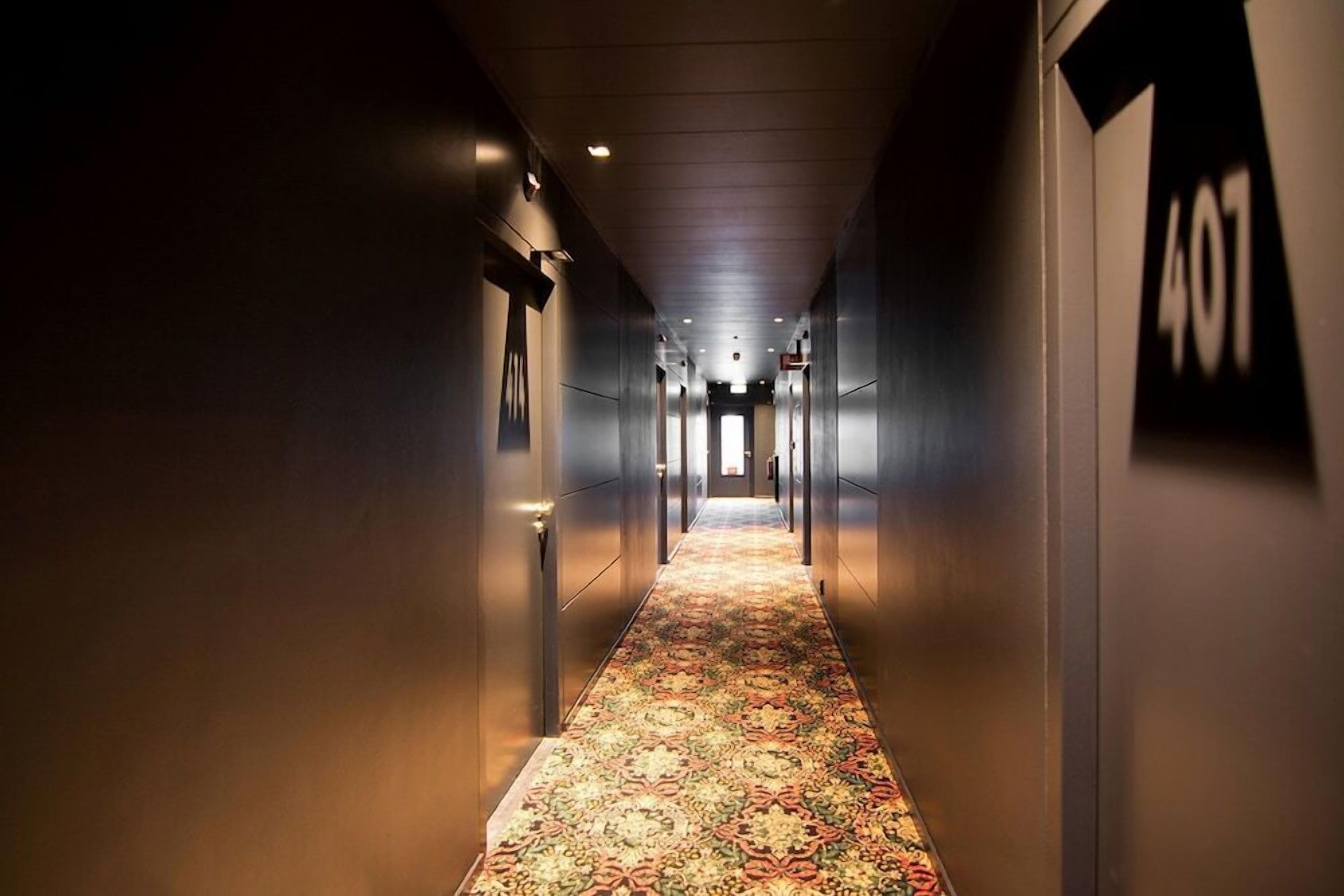 المنشأة من الداخل