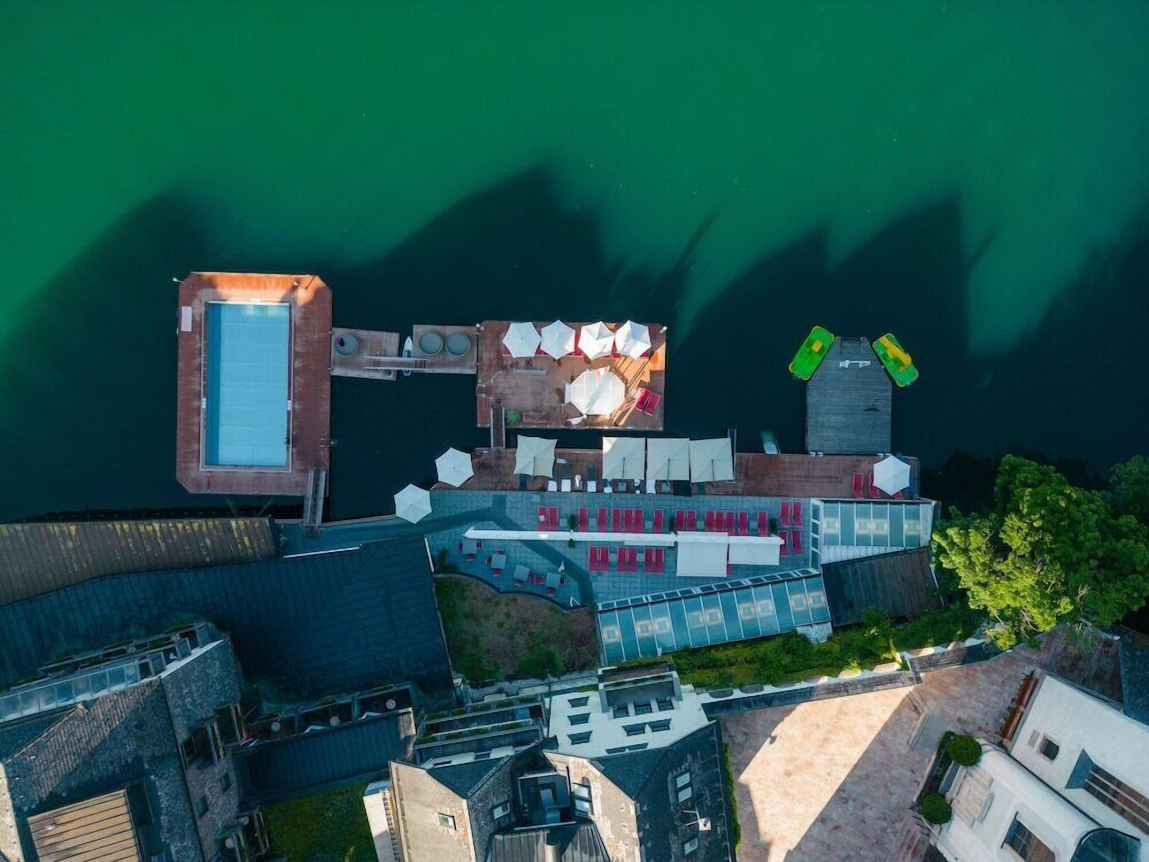 المنشأة من الخارج