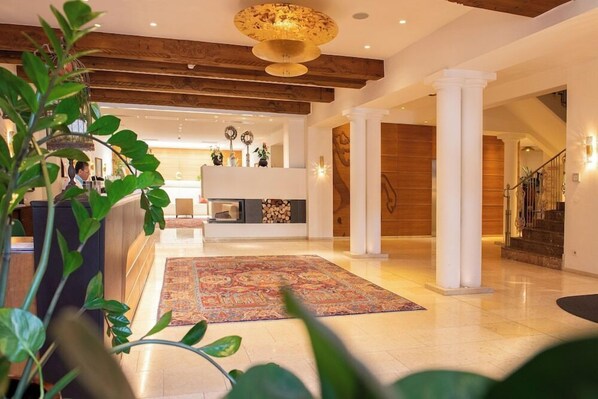 Lobby - Romantik Hotel Im Weissen Roessl (Sankt Wolfgang im Salzkammergut)