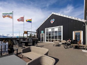 Outdoor dining - Húsavík Cape Hotel (Husavik)