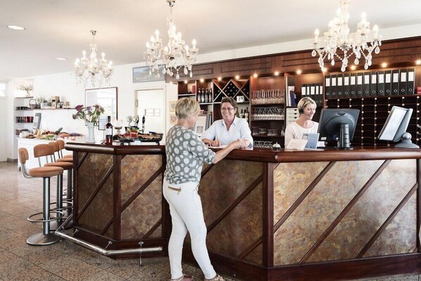 Bar (on property) - Sleep2night (Helsingor)