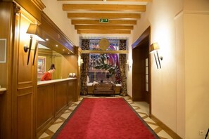 Lobby - Hotel Schloss Pontresina Family & Spa (Pontresina)