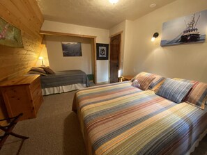 3 bedrooms, travel cot, WiFi