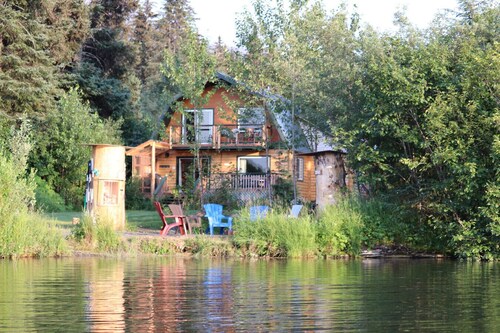 Alaska Lakeside Cottage