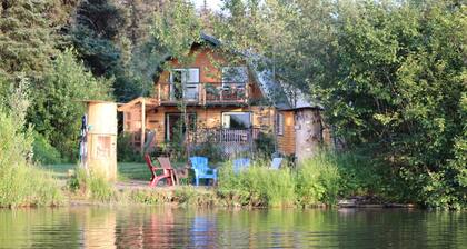 Alaska Lakeside Cottage