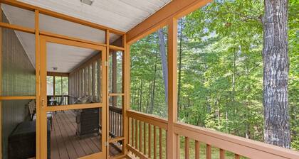 Peaceful Bryce Cabin + Hot Tub + Fire Pit + Pets - 3 BR + Loft