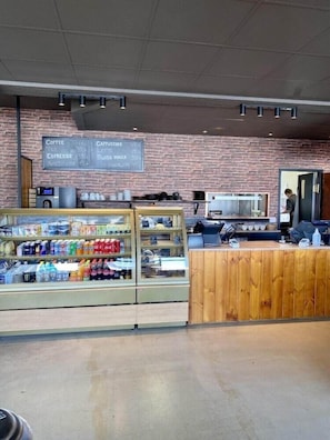 Gift shop - North West Hotel & Restaurant (Hvammstangi)