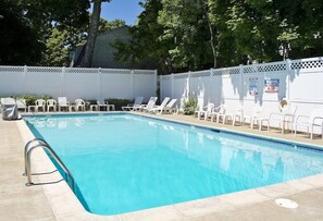 Pool - Bar Harbor Villager Motel (Bar Harbor)