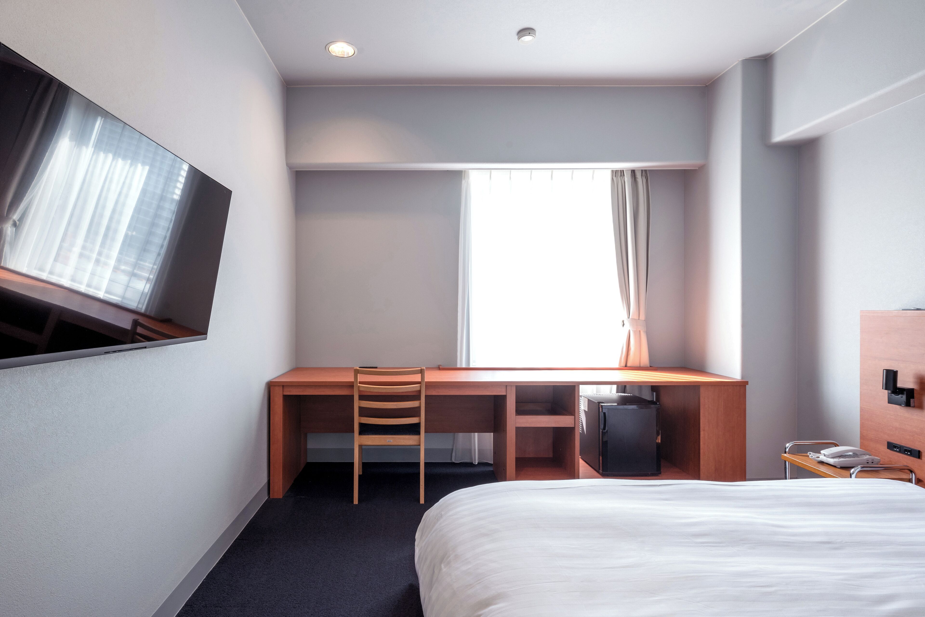 Doppelzimmer | Schreibtisch, laptopgeeigneter Arbeitsplatz, Verdunkelungsvorhänge