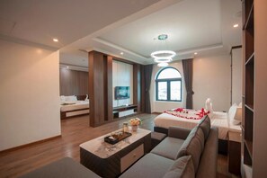 Una scrivania, Wi-Fi gratuito