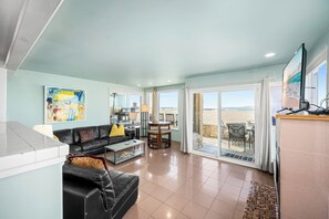 TV - Beachfront Living with Patio and Views (Newport Beach)