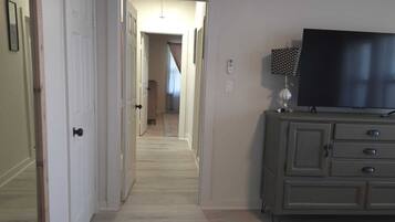 2 dormitorios, tabla de planchar con plancha, wifi y ropa de cama