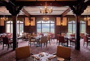 Dining - Prince of Wales Inn (Waterton Park)