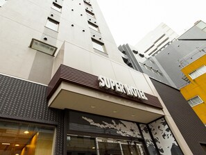 Exterior detail - Super Hotel Shinjuku Kabukicho (Tokyo)