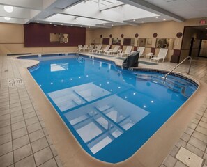 Indoor pool - The Hotel Ithaca (Ithaca)