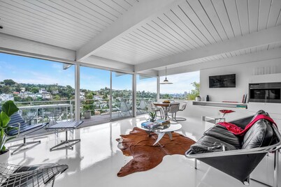 Serene Hillside Loft Oasis with Scenic Terrace