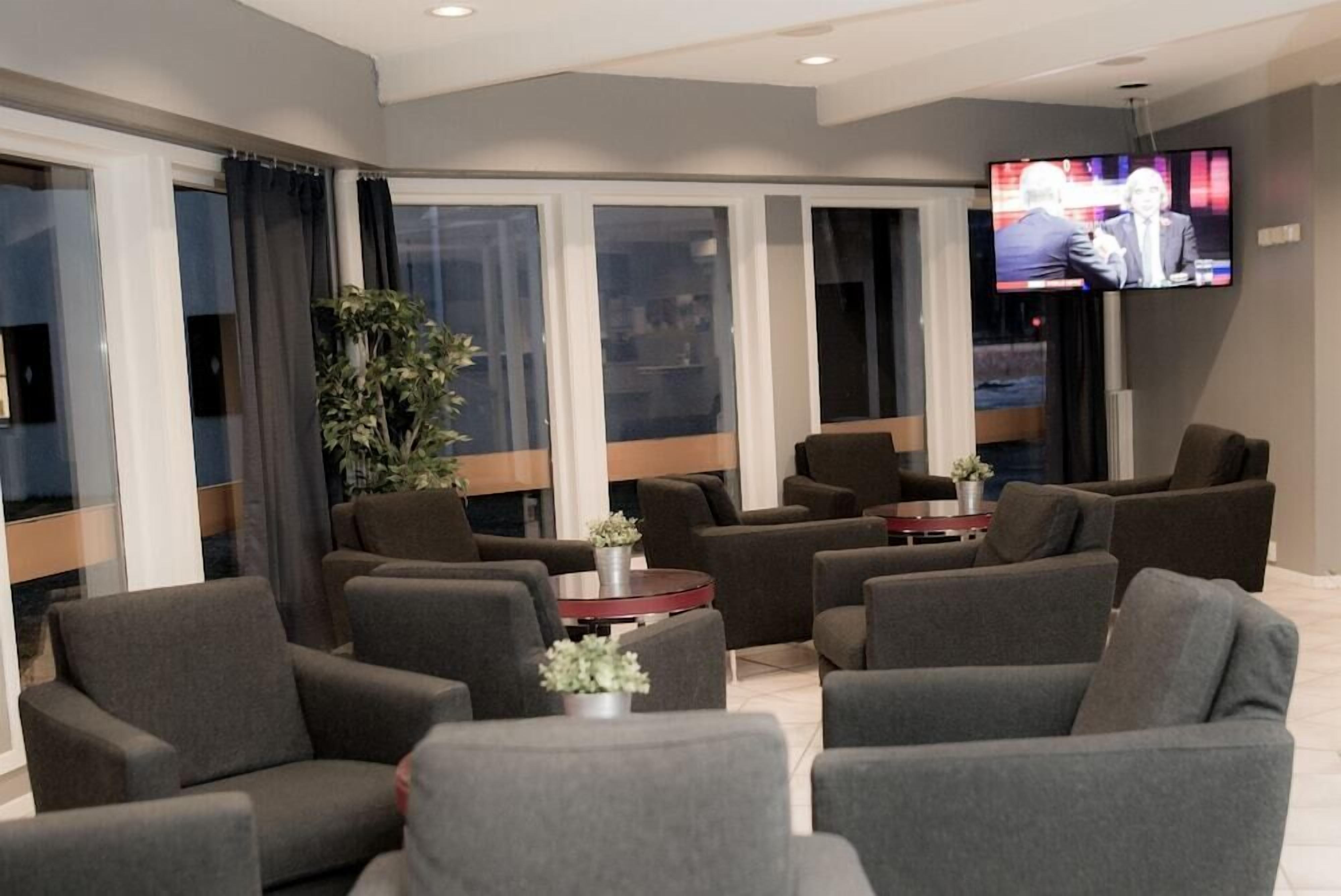 المنشأة من الداخل