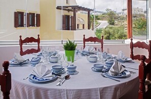 Dining - Arlene Boutique (Santorini)