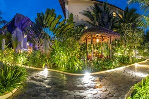 Property grounds - Bali Hotel (Phnom Penh)