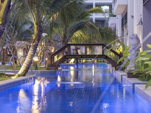Pool - Bali Hotel (Phnom Penh)