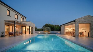 Beheizter Pool