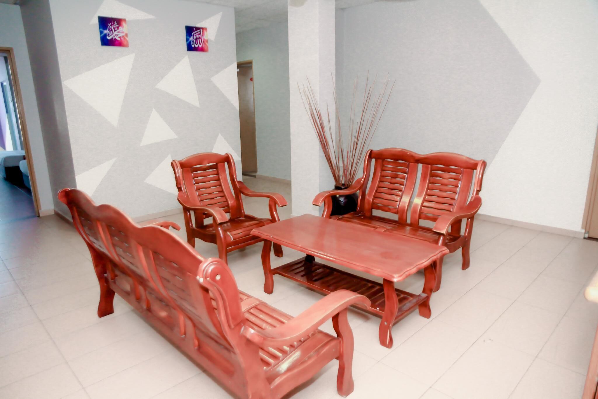 المنشأة من الداخل