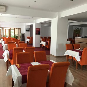 Dining - Otopeni (Otopeni)