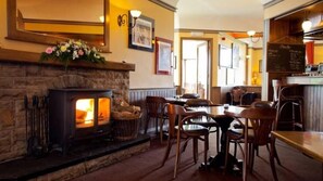 Dining - Lakeside Hotel And Leisure Centre (Ballina)