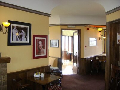 Lakeside Hotel And Leisure Centre