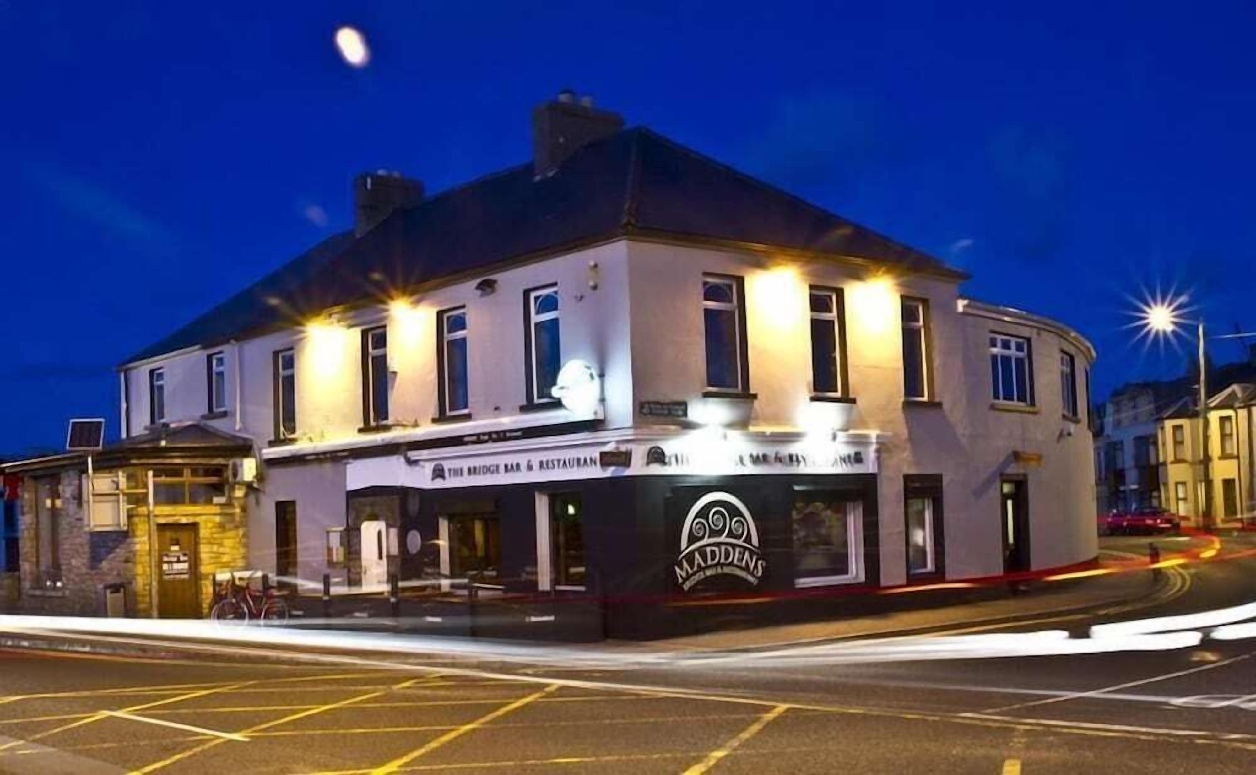 المنشأة من الخارج