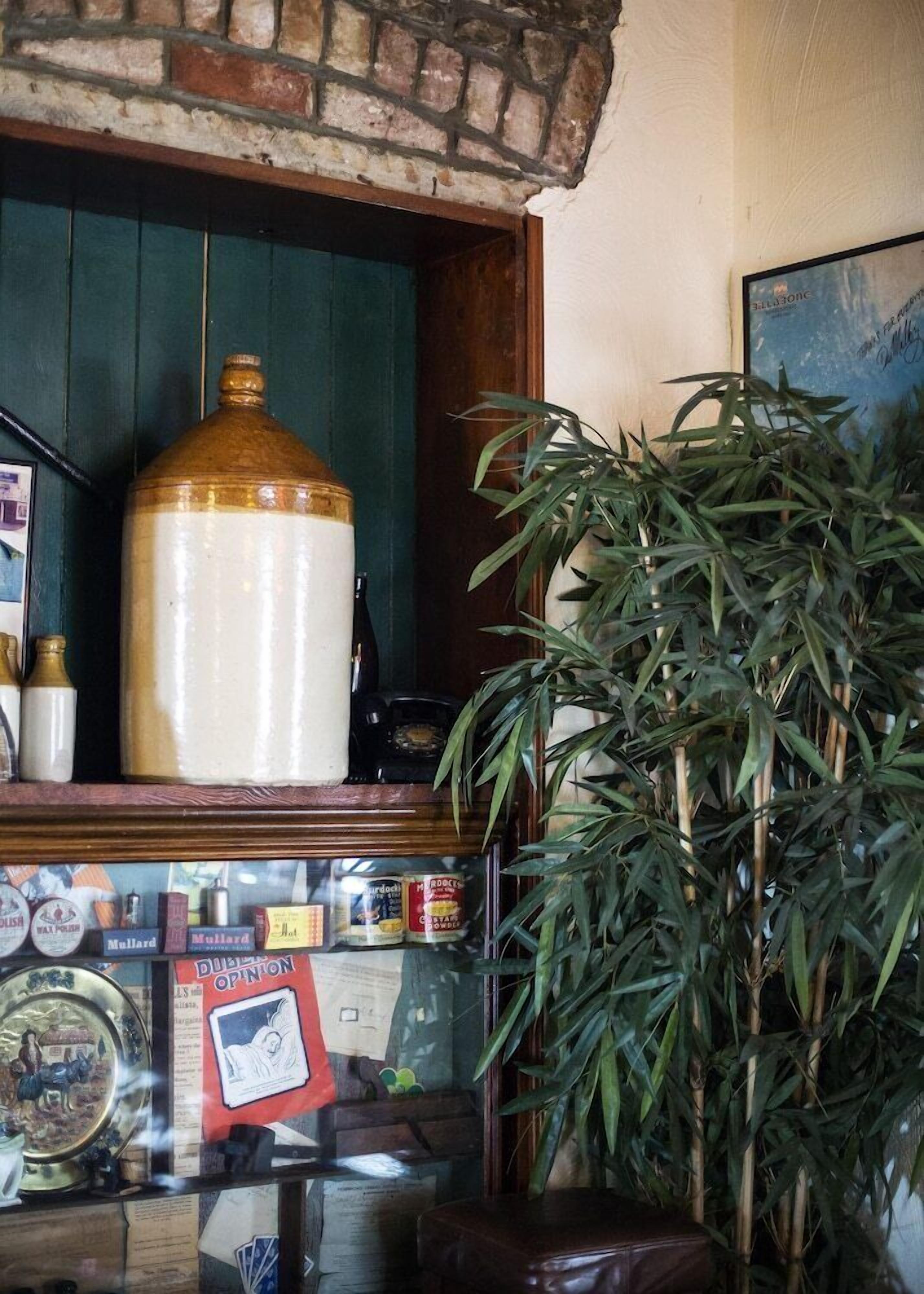 المنشأة من الداخل