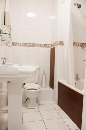 Bathroom - Rhu Glenn (Waterford)