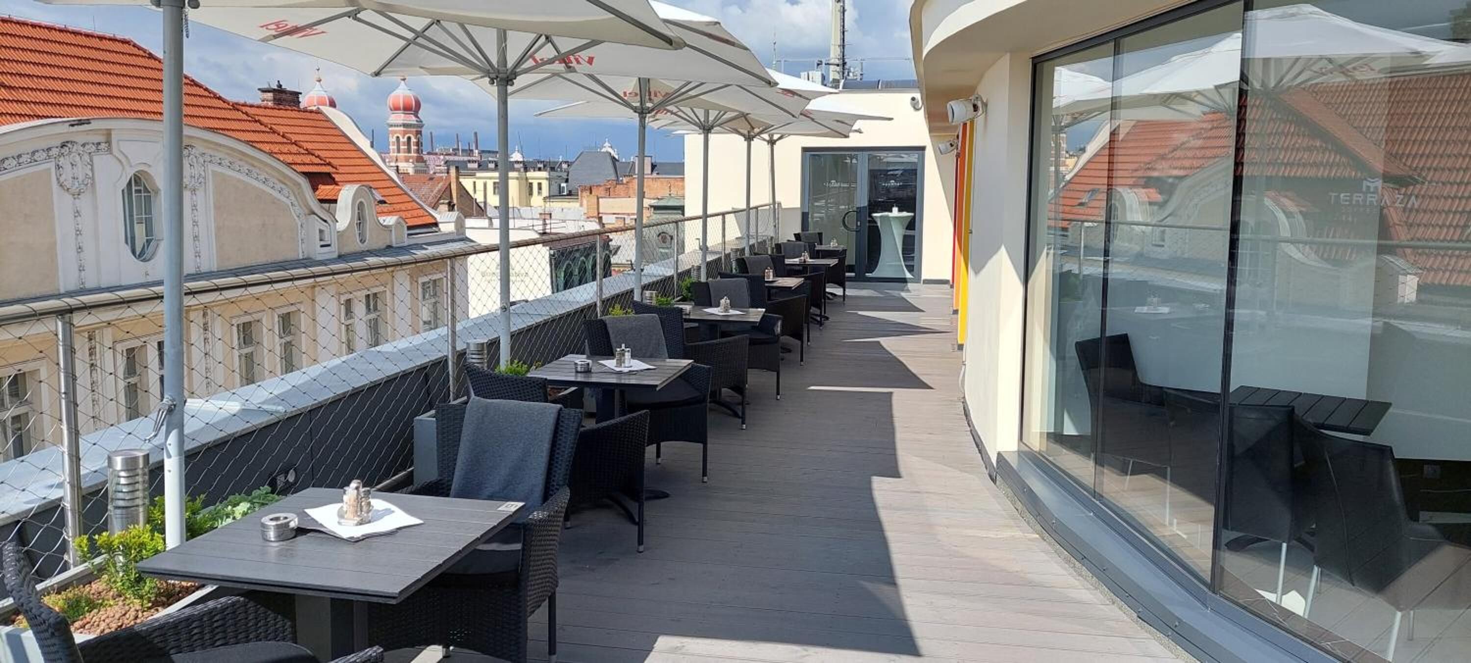 تناول الطعام بالخارج