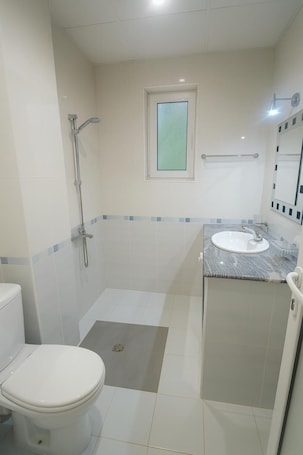 Bathroom. Avis