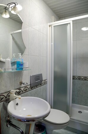 Bathroom - Gurko (Veliko Tarnovo)