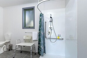 Bathroom - Lake Tekapo Scenic Resort (Lake Tekapo)