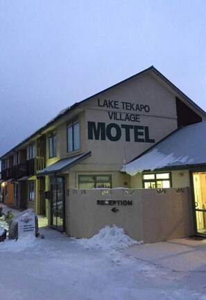 Exterior - Lake Tekapo Scenic Resort (Lake Tekapo)