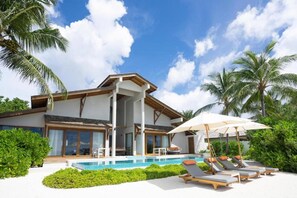 Outdoor pool - Emerald Faarufushi Resort and Spa (Faarufushi)
