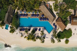 Outdoor pool - Emerald Faarufushi Resort and Spa (Faarufushi)