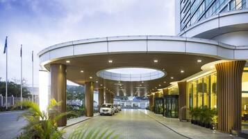 المنطقة المحيطة بالمنشأة